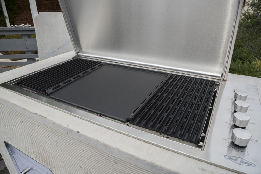 BEEFEATER SIGNATURE PROLINE BUILT-IN 6 BURNER GAS BBQ WITH LID
